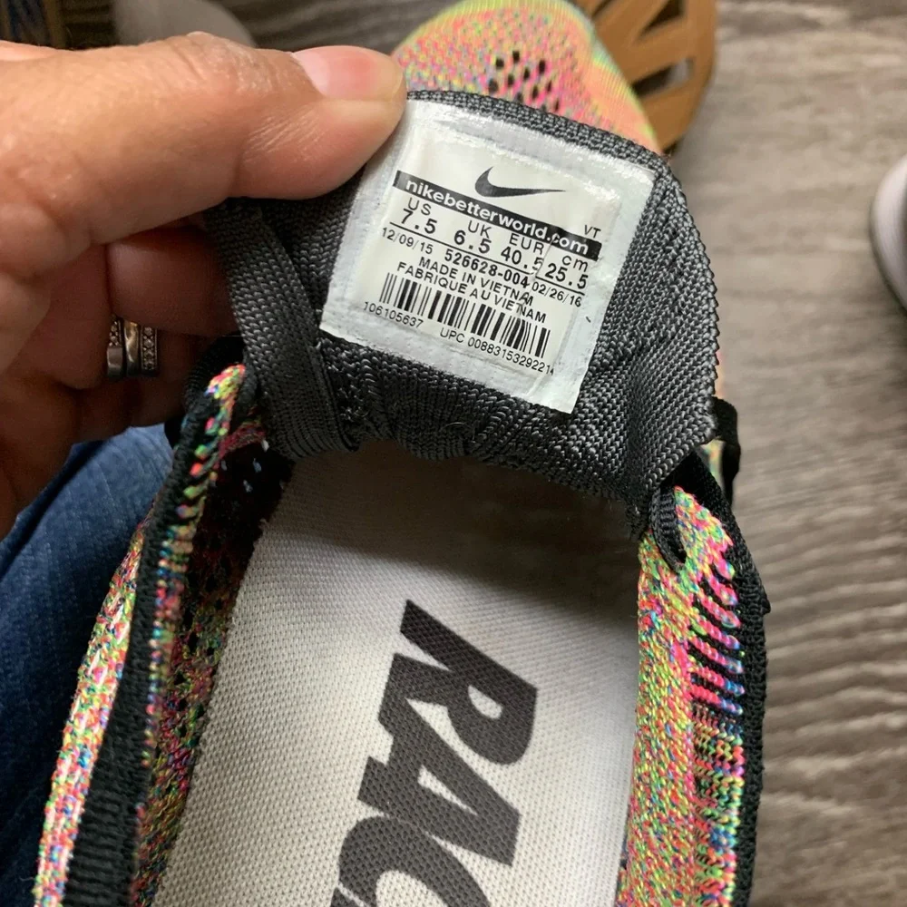 Nike’s - Picture 3 of 3